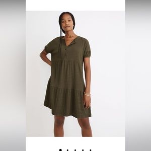 Crinkled knit tiered dress